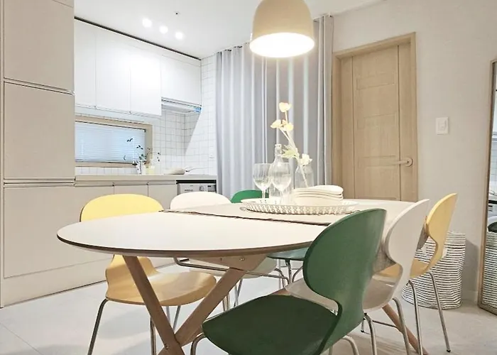 Apartamento 61 서면, 전포사잇길 감성스테이 # 빔프로젝터 영화관 #